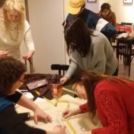 Kreativwerkstatt am 19.04 ab 17 Uhr Kreativwerkstatt am 19.04 ab 17 Uhr